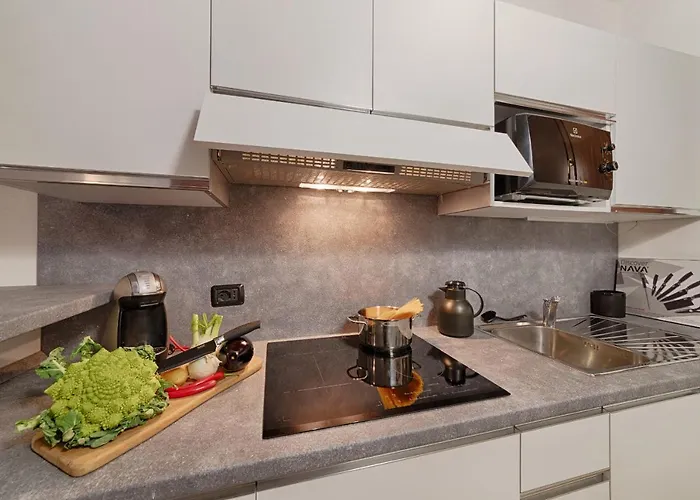 Modern Lakefront 1-Bedroom Apartment