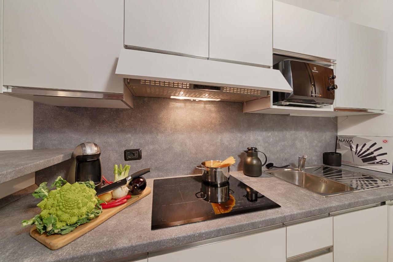 Modern Lakefront 1-bedroom Appartement Acquaseria